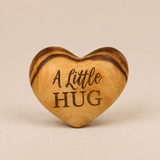 Holzherz mit Schriftzug A Little Hug